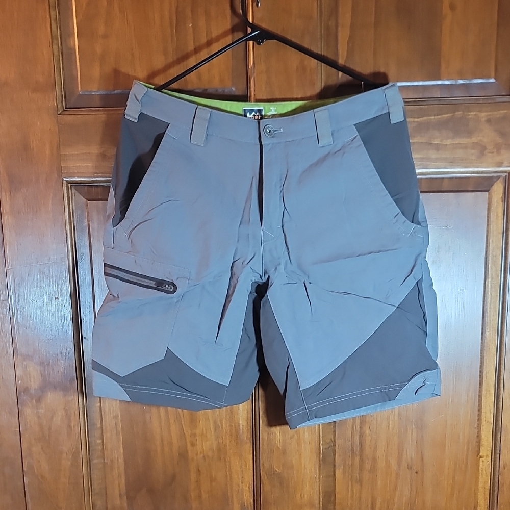 REI Men's Cargo Shorts in Gray and Black